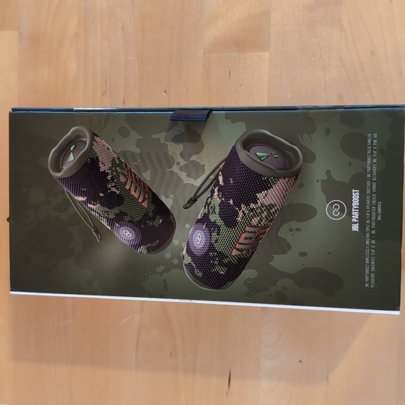 JBL Flip 6 Harmon Blue Tooth Green Camo Bluetooth Speaker,New In Box. - Picture 2 of 4